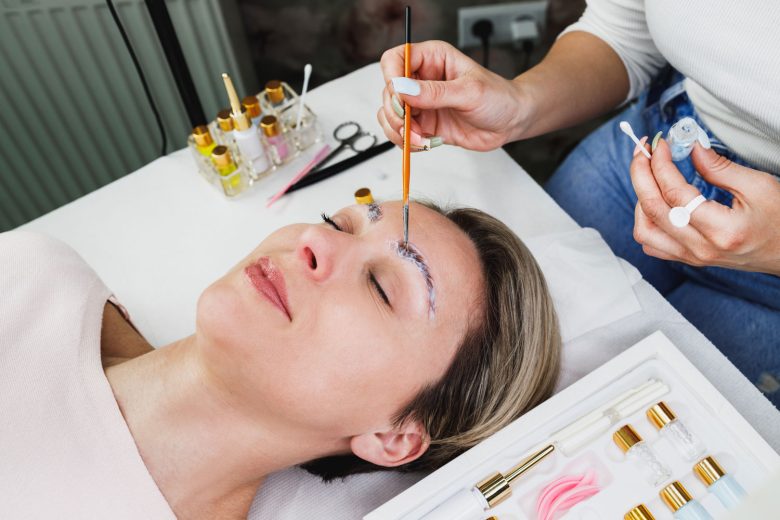 cosmetic-procedure-for-laminating-eyebrows-2023-11-27-04-52-13-utc